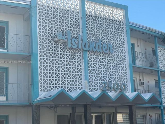 2500 Diana Dr 107, Hallandale Beach, FL 33009