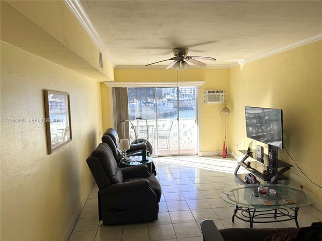 2500 Diana Dr 107, Hallandale Beach, FL 33009