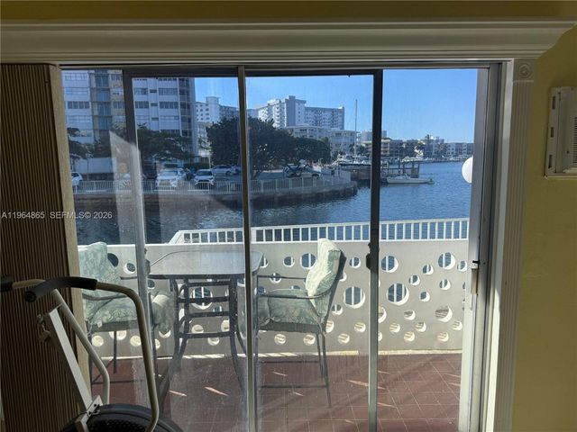 2500 Diana Dr 107, Hallandale Beach, FL 33009