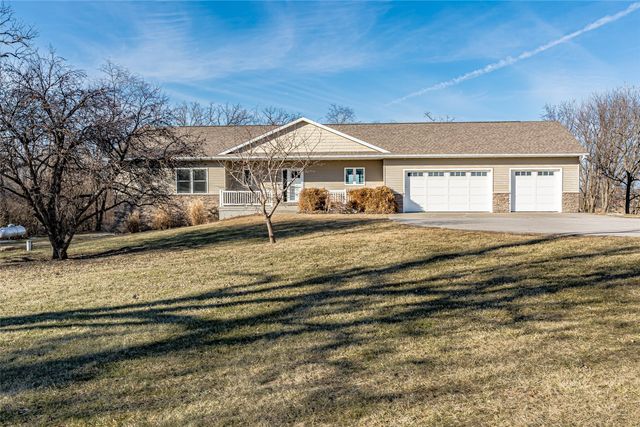 3873 Greens Grove Road, Center Point, IA 52213