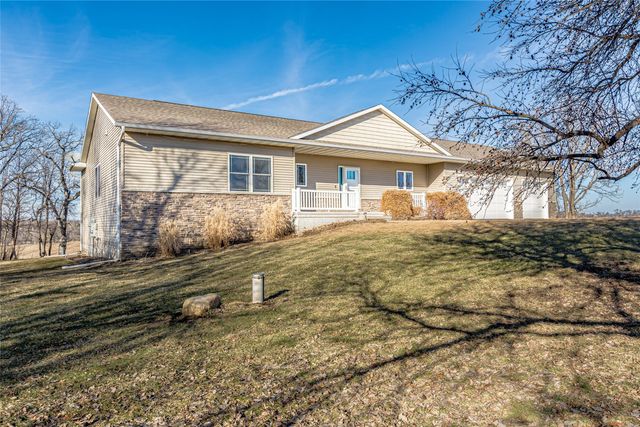 3873 Greens Grove Road, Center Point, IA 52213