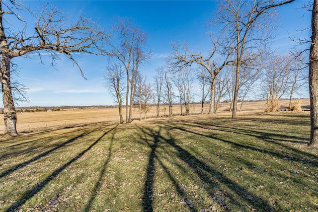 3873 Greens Grove Road, Center Point, IA 52213