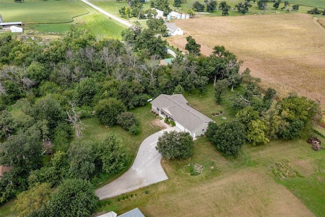 3873 Greens Grove Road, Center Point, IA 52213