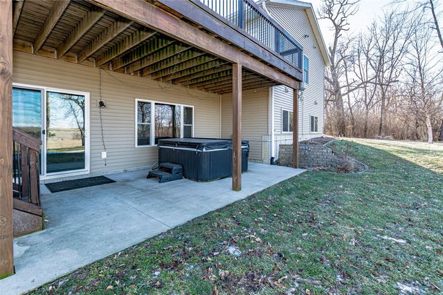 3873 Greens Grove Road, Center Point, IA 52213