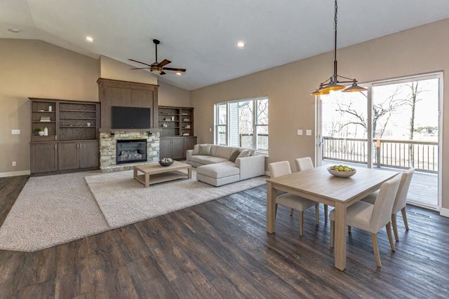 3873 Greens Grove Road, Center Point, IA 52213