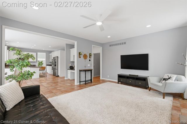 22165 Picadilly Circle, Novi, MI 48375