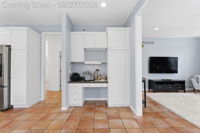 22165 Picadilly Circle, Novi, MI 48375