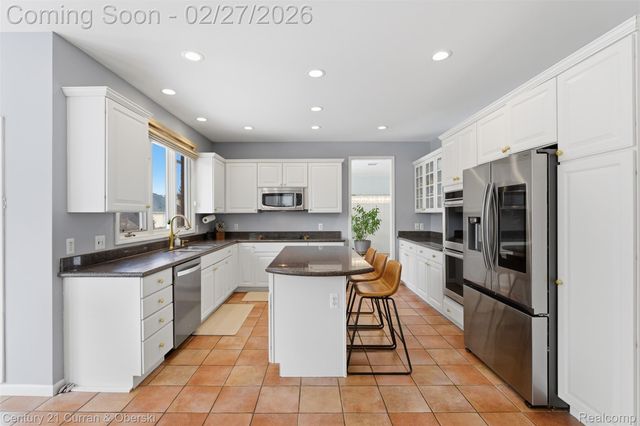 22165 Picadilly Circle, Novi, MI 48375