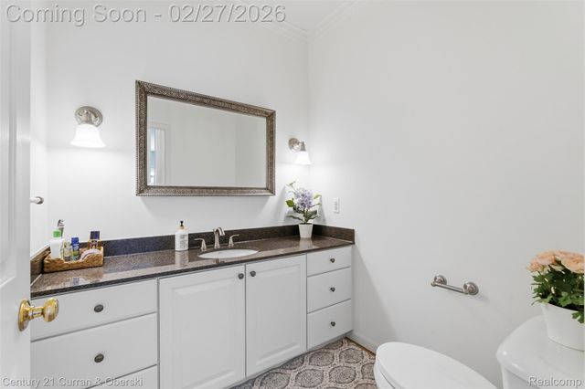 22165 Picadilly Circle, Novi, MI 48375