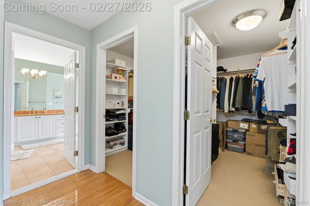 22165 Picadilly Circle, Novi, MI 48375