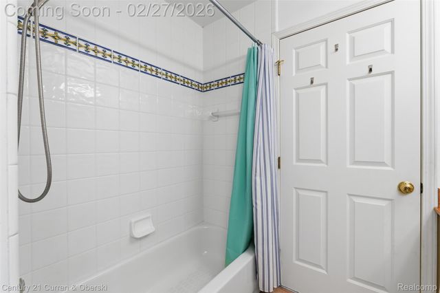 22165 Picadilly Circle, Novi, MI 48375