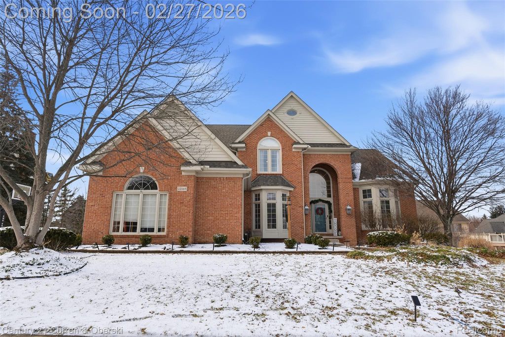 22165 Picadilly Circle, Novi, MI 48375