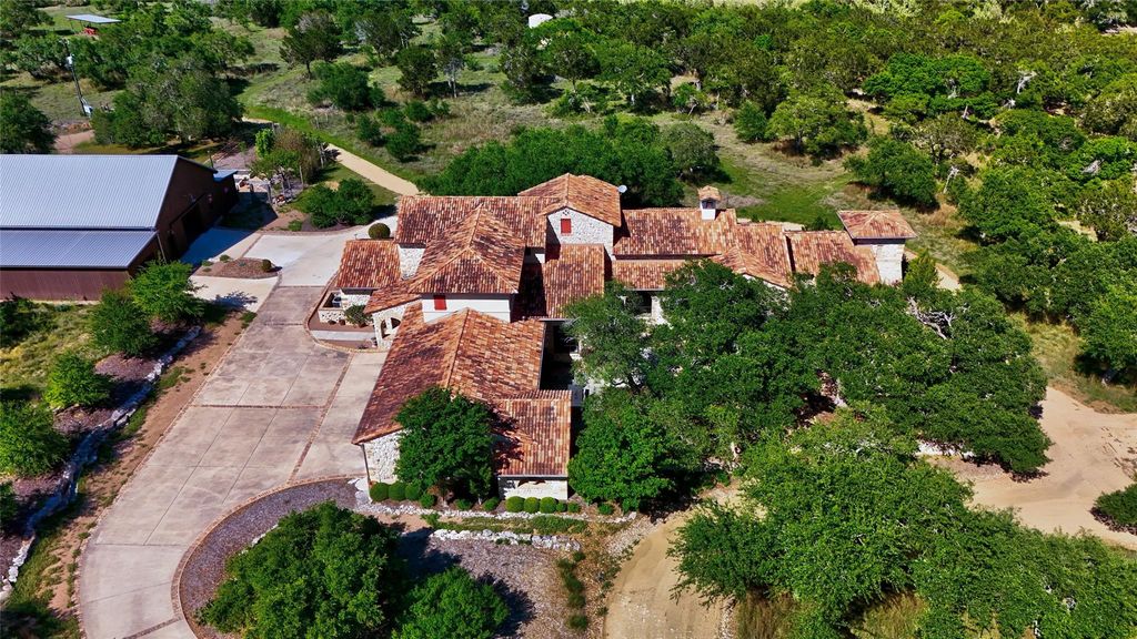 418 Cattle Trail DR, Dripping Springs, TX 78620