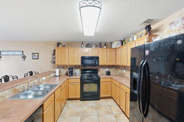 5407 Echinacea Circle, Baytown, TX 77521