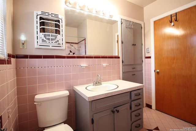 314 E GLENVIEW DR, San Antonio, TX 78201