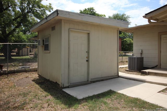 314 E GLENVIEW DR, San Antonio, TX 78201