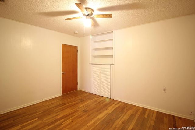 314 E GLENVIEW DR, San Antonio, TX 78201