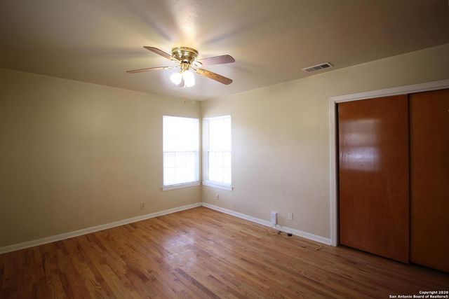 314 E GLENVIEW DR, San Antonio, TX 78201