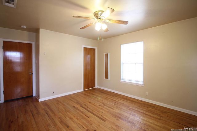 314 E GLENVIEW DR, San Antonio, TX 78201