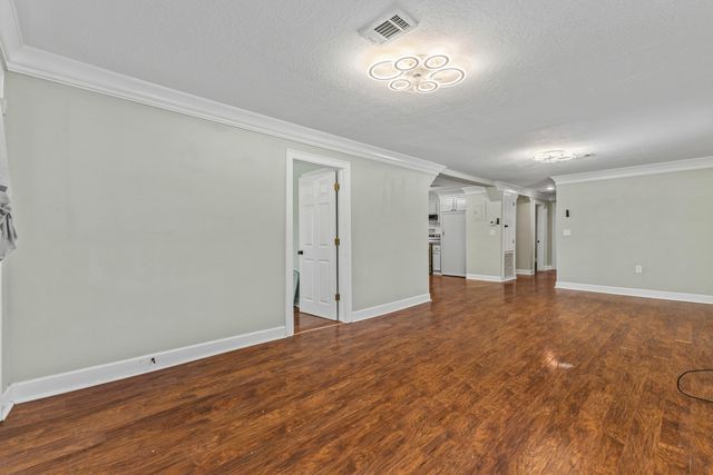 907 River St., Hattiesburg, MS 39401