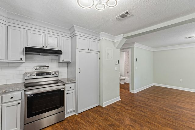 907 River St., Hattiesburg, MS 39401