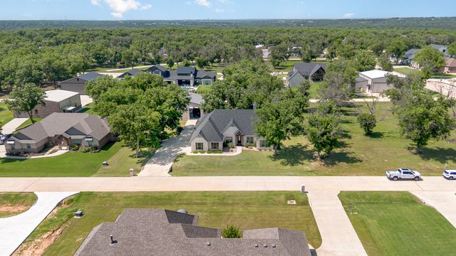 3011 Skyhawk Drive, Granbury, TX 76049