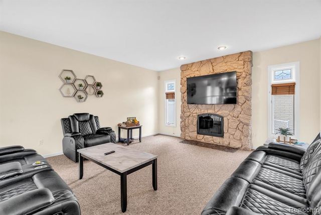 36832 Melbourne Drive, Sterling Heights, MI 48312