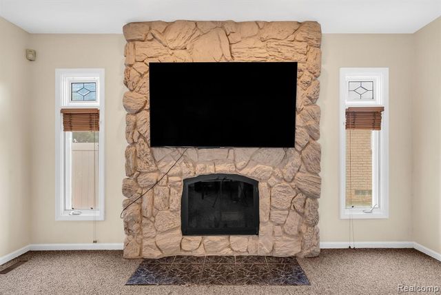 36832 Melbourne Drive, Sterling Heights, MI 48312