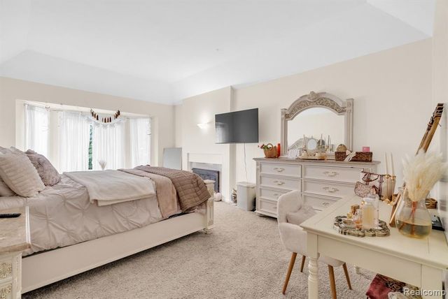 36832 Melbourne Drive, Sterling Heights, MI 48312