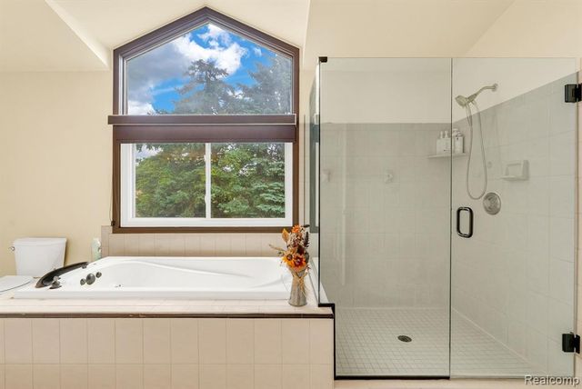 36832 Melbourne Drive, Sterling Heights, MI 48312