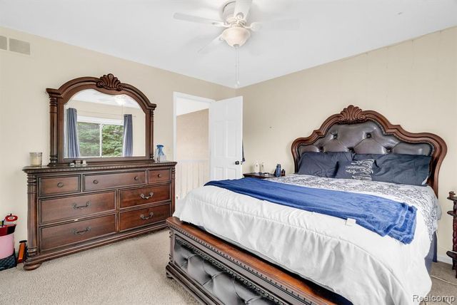 36832 Melbourne Drive, Sterling Heights, MI 48312