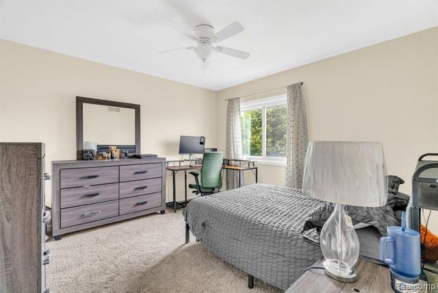36832 Melbourne Drive, Sterling Heights, MI 48312