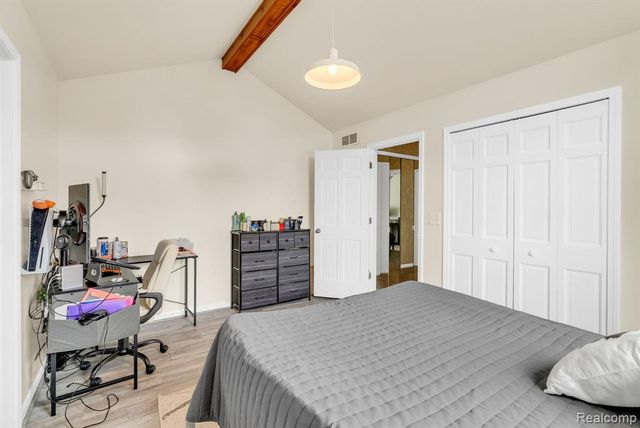 36832 Melbourne Drive, Sterling Heights, MI 48312