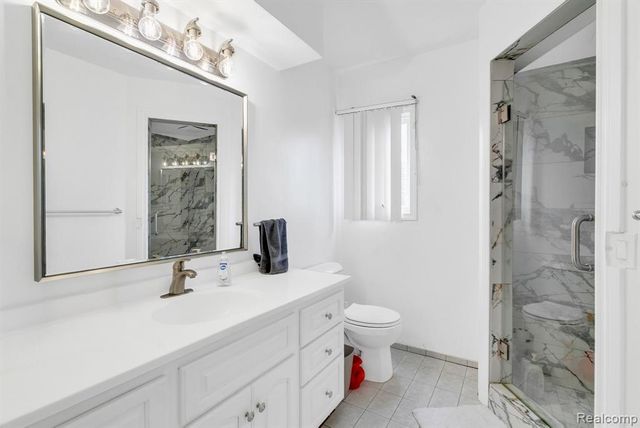 36832 Melbourne Drive, Sterling Heights, MI 48312
