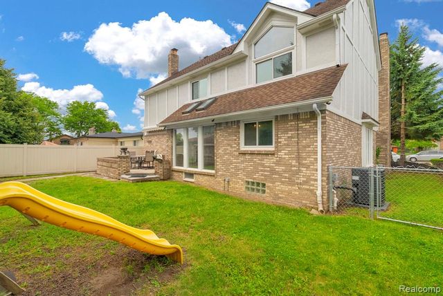 36832 Melbourne Drive, Sterling Heights, MI 48312