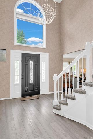 36832 Melbourne Drive, Sterling Heights, MI 48312