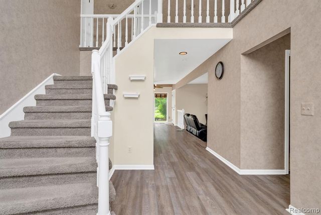 36832 Melbourne Drive, Sterling Heights, MI 48312