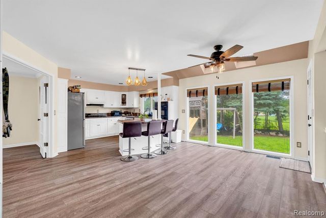 36832 Melbourne Drive, Sterling Heights, MI 48312
