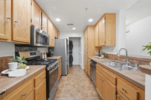 1880 Aubrives Place 2126, Chula Vista, CA 91913