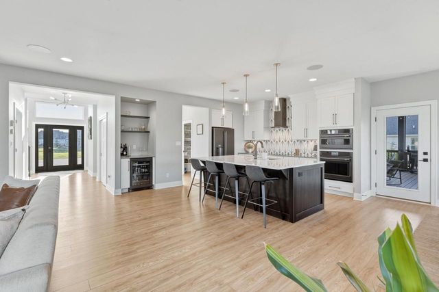 8494 S Nighthawk TRAIL, Oak Creek, WI 53154