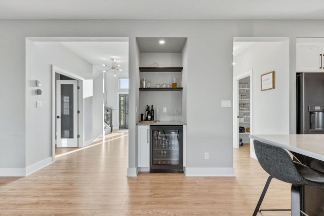 8494 S Nighthawk TRAIL, Oak Creek, WI 53154