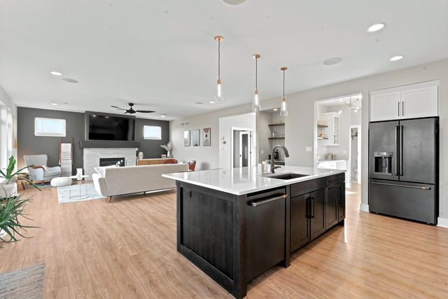 8494 S Nighthawk TRAIL, Oak Creek, WI 53154