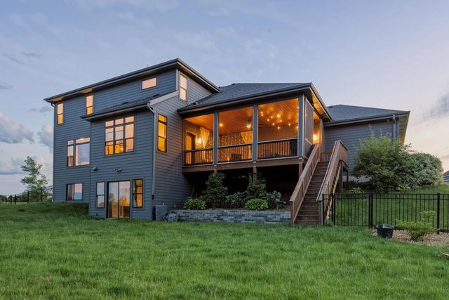 8494 S Nighthawk TRAIL, Oak Creek, WI 53154