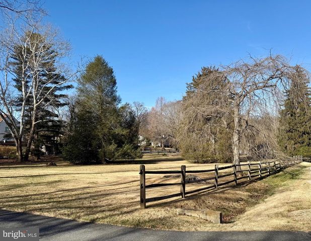 10816 FOX HUNT LN, Potomac, MD 20854