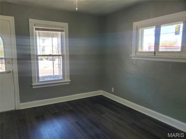 1942 Chambers Road, St Louis, MO 63136