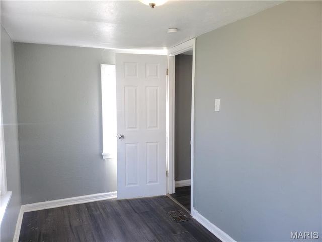 1942 Chambers Road, St Louis, MO 63136