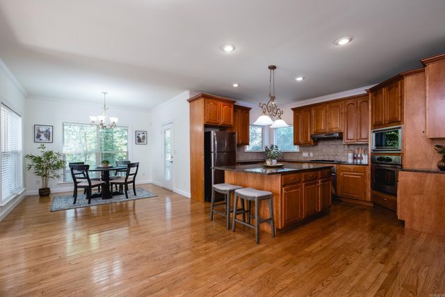 14 Mossy Rock Cove, Little Rock, AR 72211