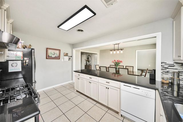 5758 Meadow Creek Lane, Houston, TX 77017