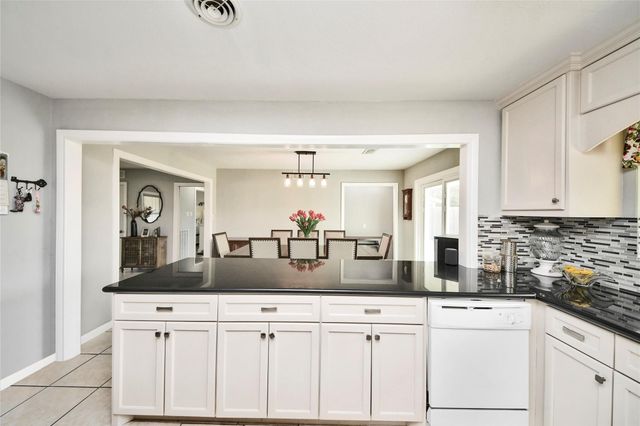5758 Meadow Creek Lane, Houston, TX 77017