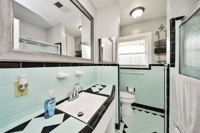 5758 Meadow Creek Lane, Houston, TX 77017